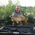Here is chris wilson with a corking 23lb 15oz common (shoulders) his new (pb) well done mate good angling.