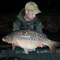 Here is darren wilkinson with a corking 21lb 14oz mirror well done daz.
